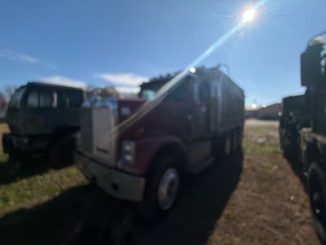 Image of International 9300 equipment image 1