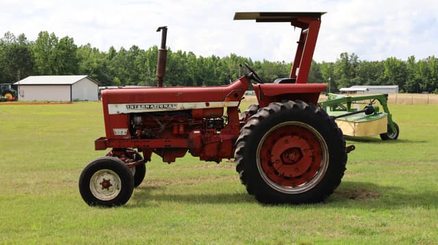 Image of International Harvester 756 equipment image 3