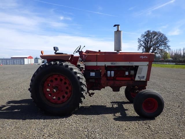 Image of International Harvester 1066 equipment image 3