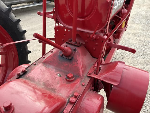 Image of McCormick-Deering F14 equipment image 4