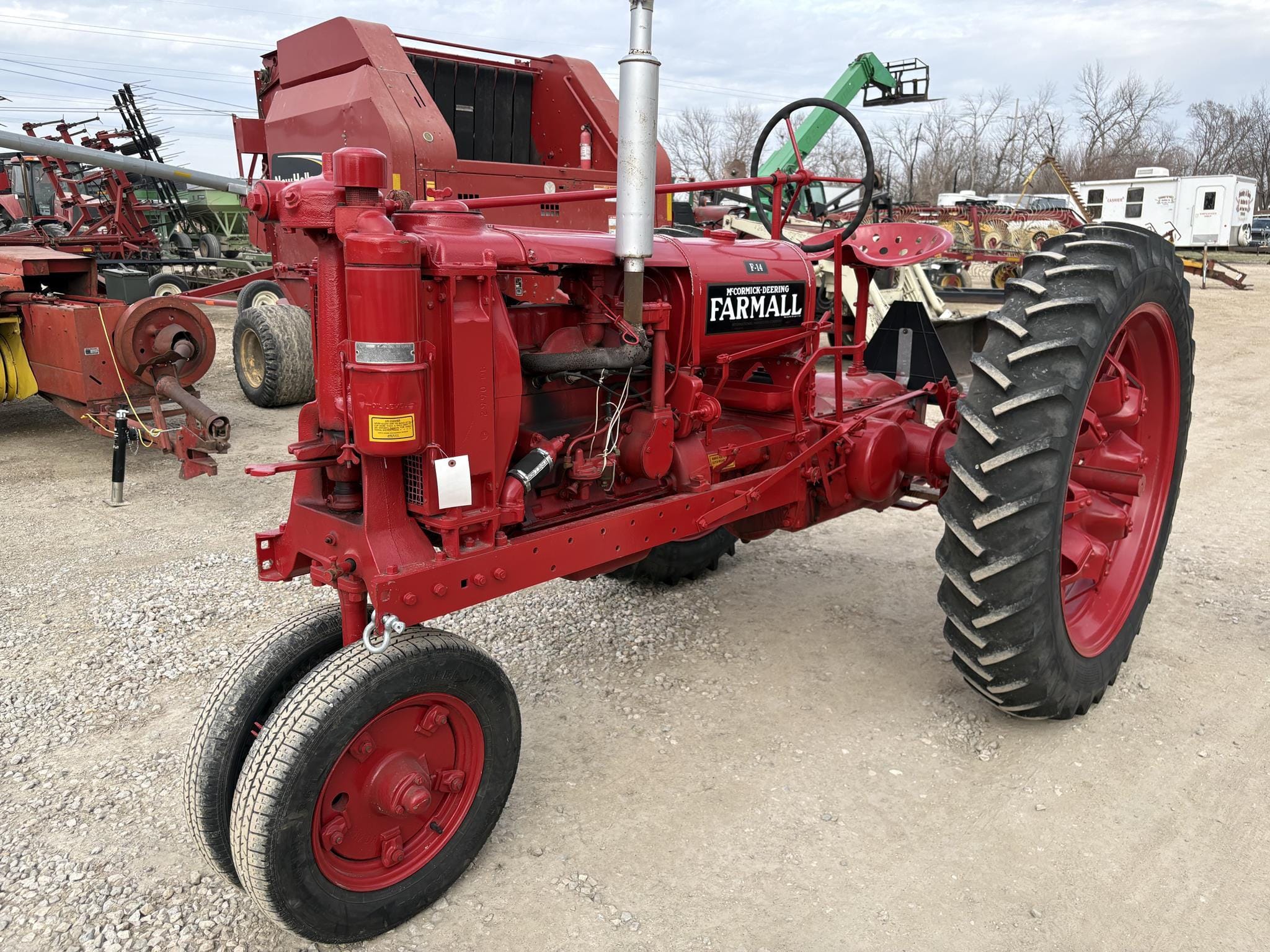 McCormick-Deering F14 Equipment Image0