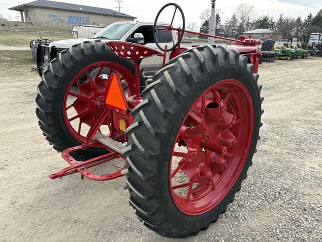 Image of McCormick-Deering F14 equipment image 2