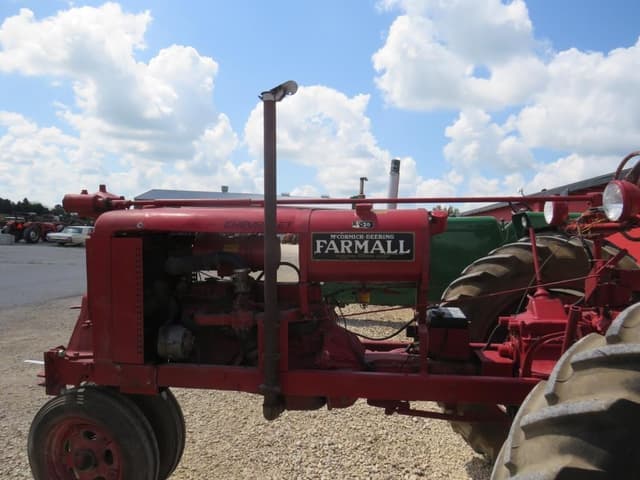 Image of Farmall F-20 equipment image 2
