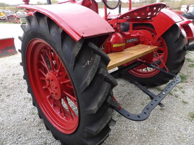 Image of Farmall F-20 equipment image 1