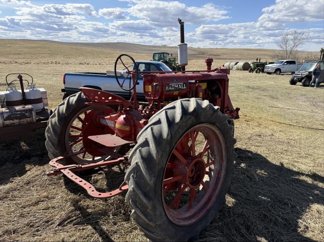 Image of Farmall F-20 equipment image 2