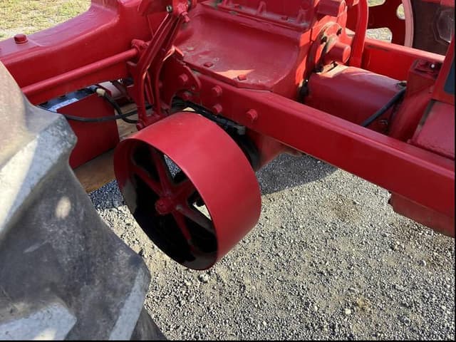 Image of Farmall F-20 equipment image 4