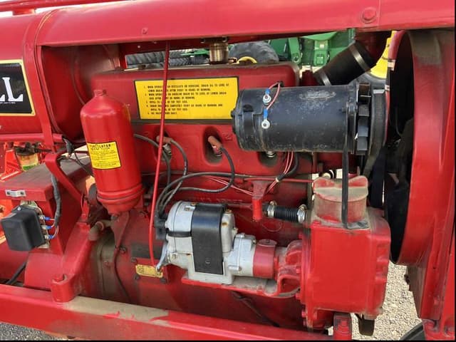 Image of Farmall F-20 equipment image 2