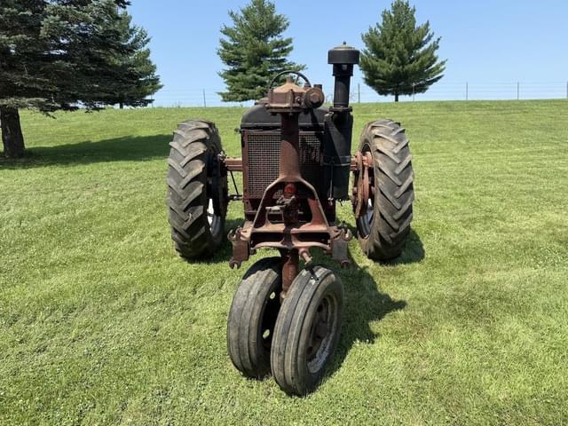 Image of Farmall F-20 equipment image 1