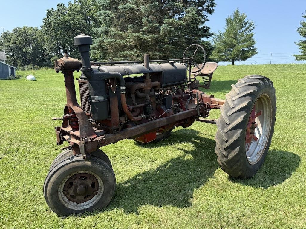 Image of Farmall F-20 Primary image