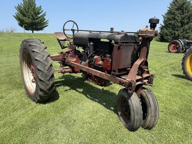 Image of Farmall F-20 equipment image 2