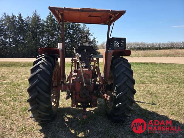 Image of International Harvester 656D equipment image 4