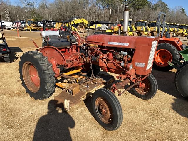 Image of International Harvester 140 equipment image 4