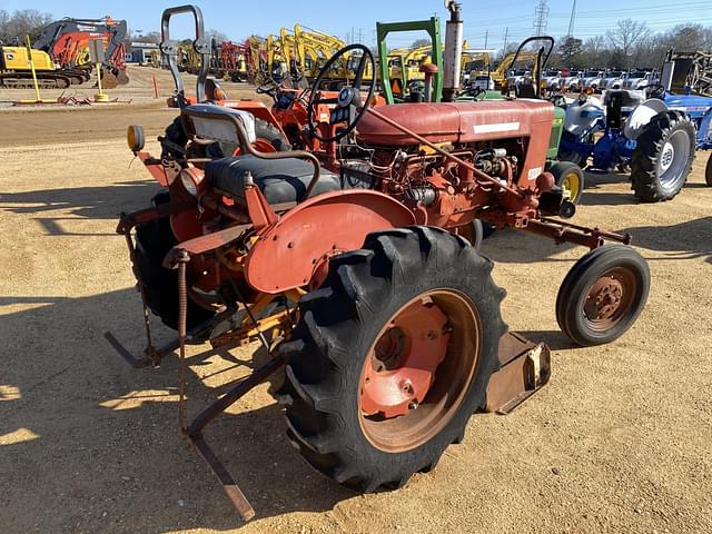 Image of International Harvester 140 equipment image 3