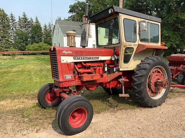 Main image International Harvester 1026