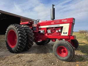 International Harvester 1066 Image