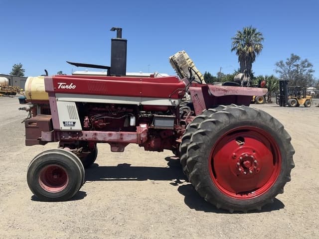 Image of International Harvester 1066 equipment image 1
