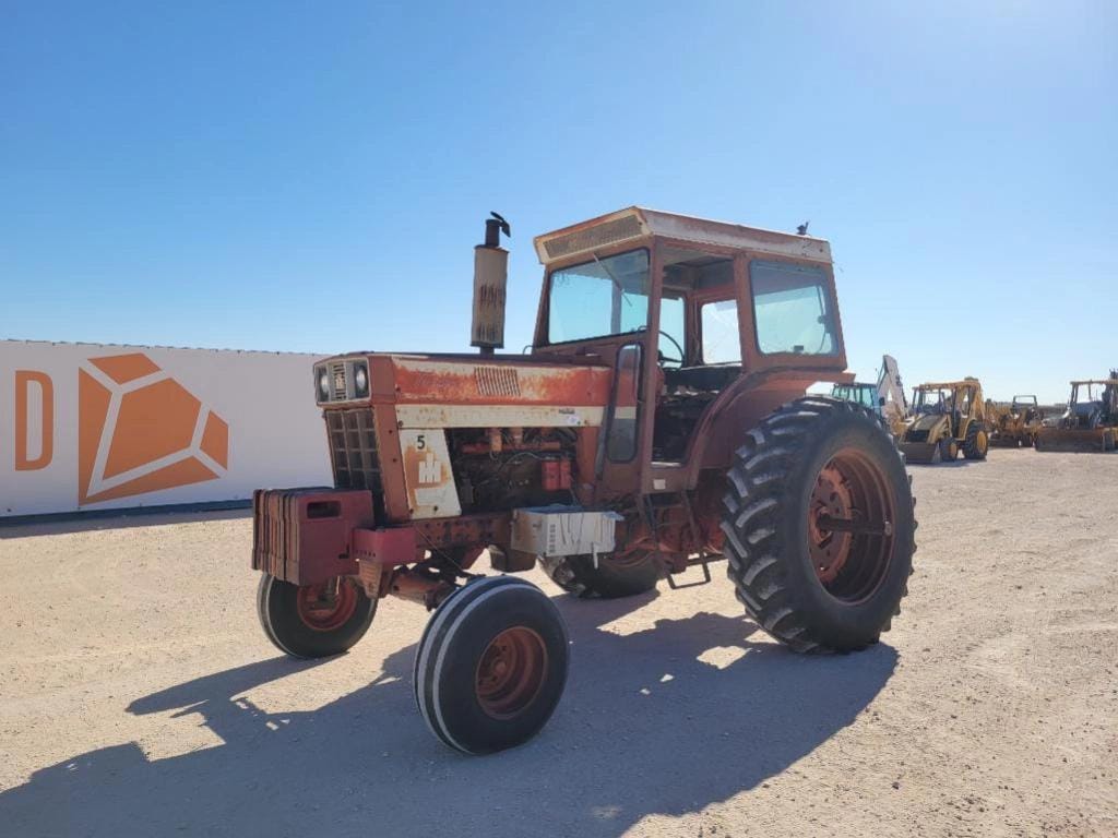 International Harvester 1066 Image