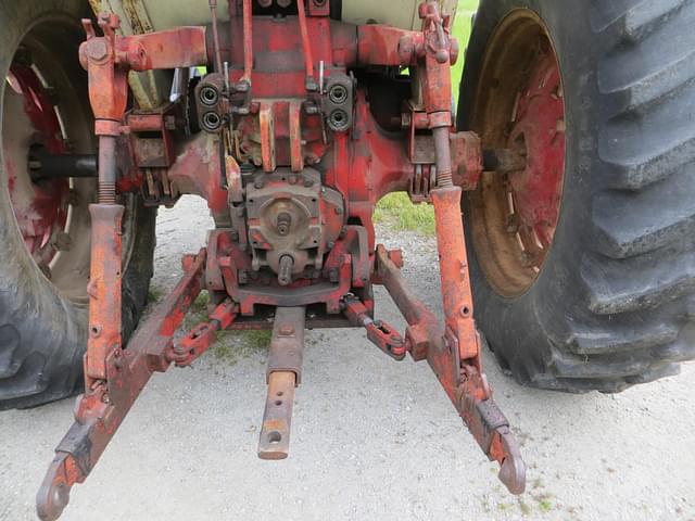 Image of International Harvester 1066 equipment image 3
