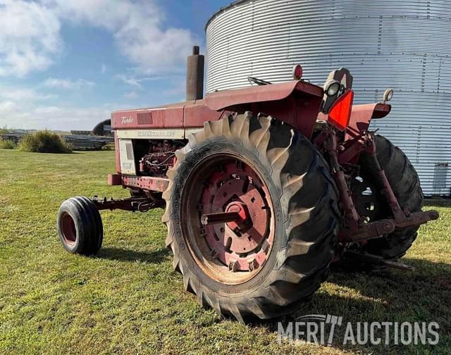 Image of International Harvester 1066 equipment image 3