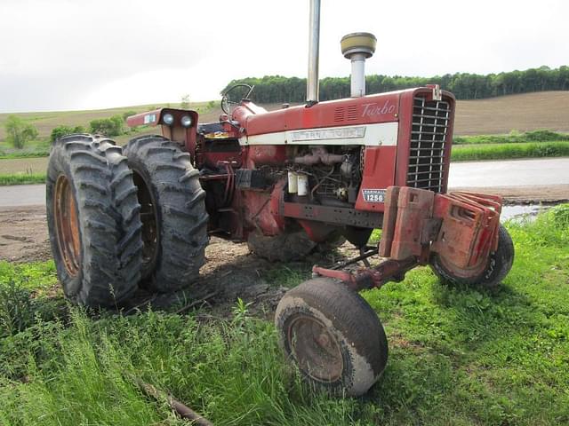 Image of International Harvester 1256 equipment image 2