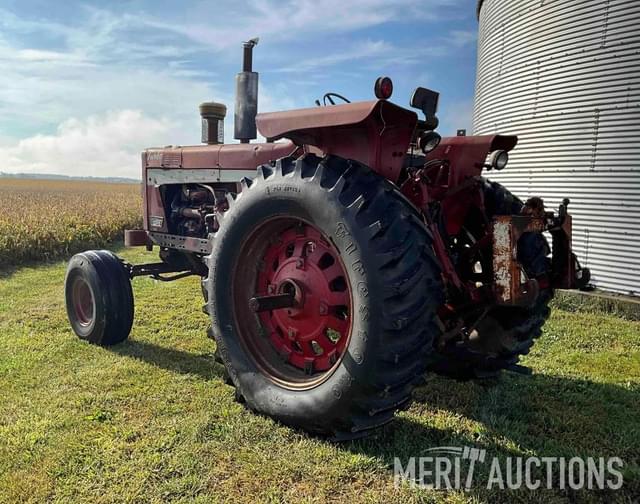 Image of International Harvester 1256 equipment image 2
