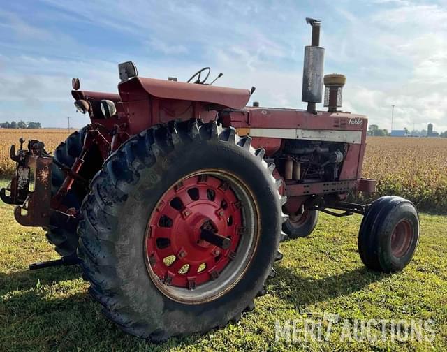 Image of International Harvester 1256 equipment image 4