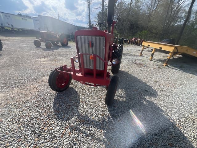 Image of Farmall 140 equipment image 1