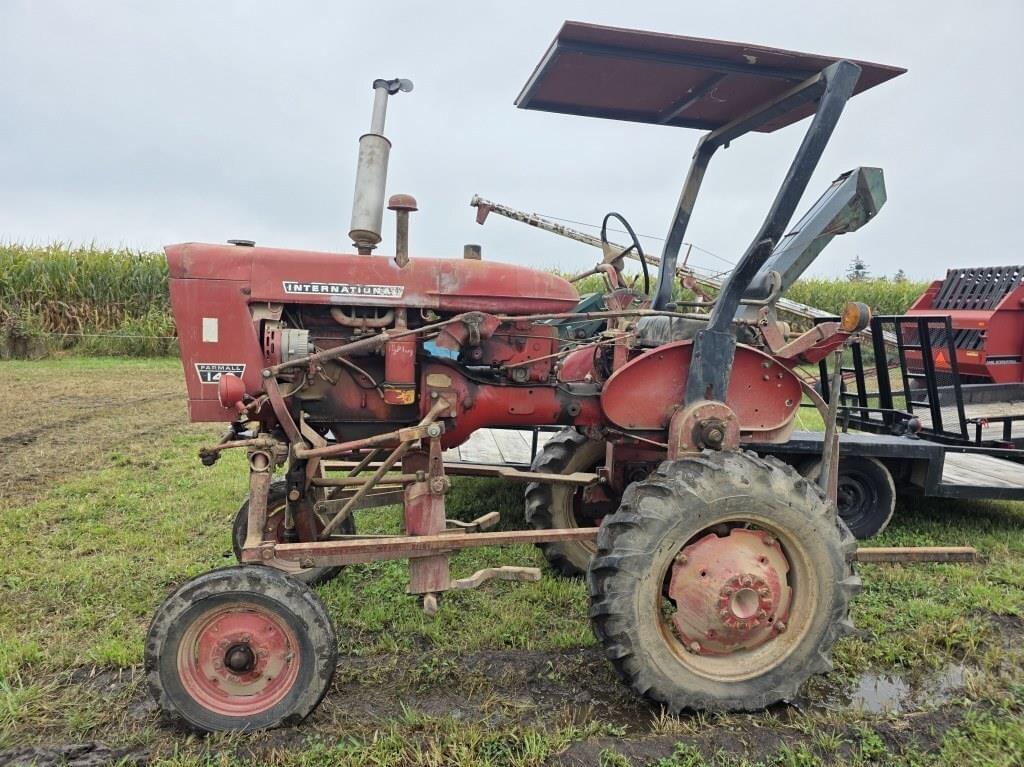 Image of International Harvester 140 Image 1