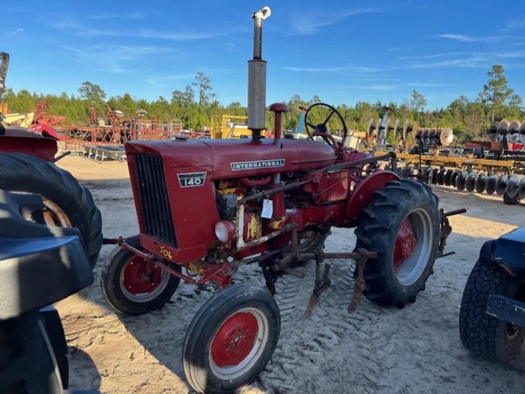 Main image International Harvester 140