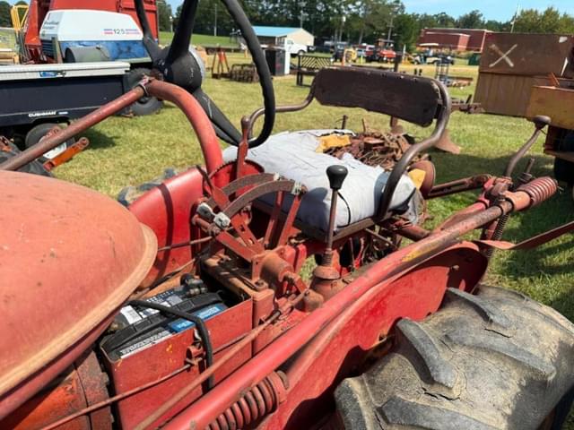 Image of Farmall 140 equipment image 4
