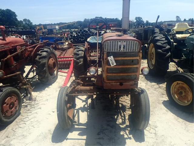 Image of Farmall 140 equipment image 1