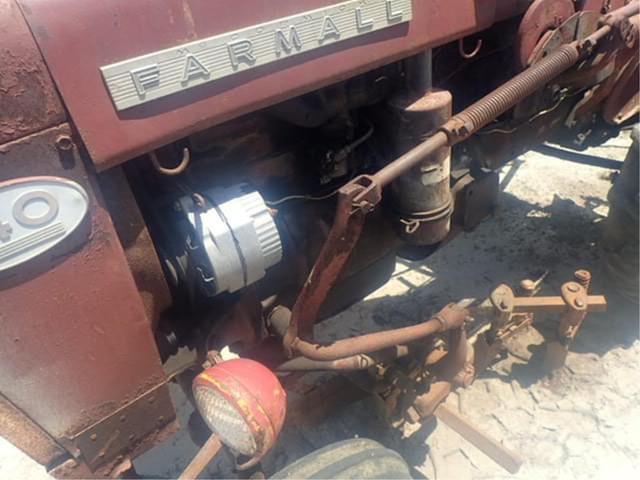 Image of Farmall 140 equipment image 4