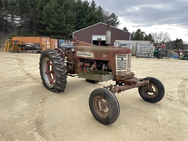 Image of Farmall 300 equipment image 2