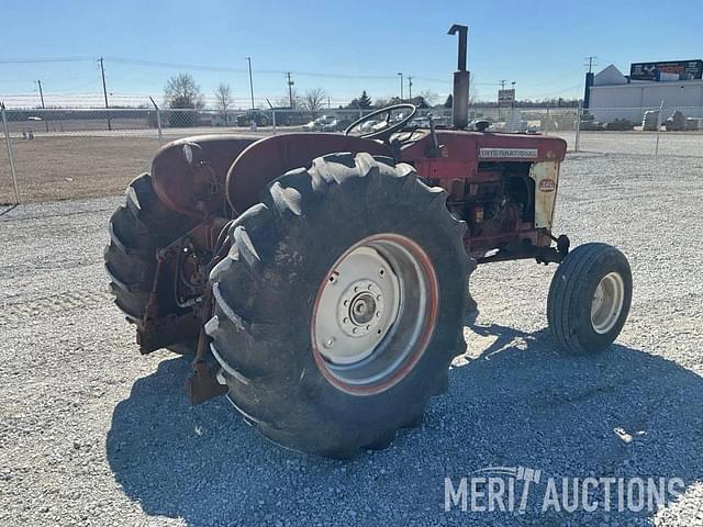 Image of Farmall 340 equipment image 4