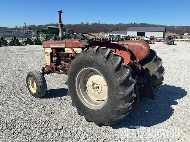 Image of Farmall 340 equipment image 2