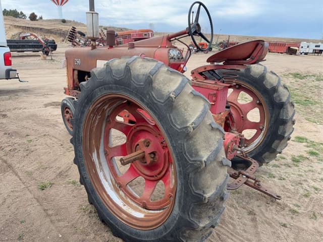Image of Farmall 350 equipment image 4