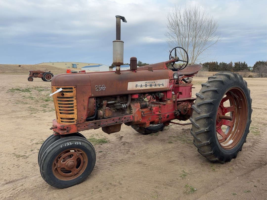 Image of Farmall 350 Primary image