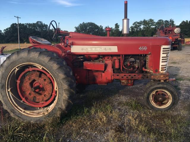 Image of Farmall 450 equipment image 1