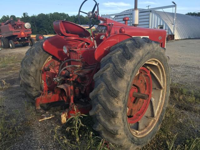 Image of Farmall 450 equipment image 2
