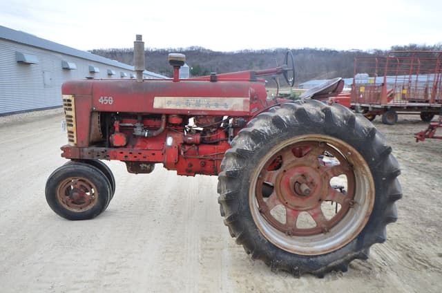 Image of Farmall 450 equipment image 1