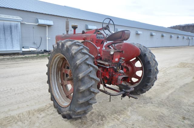 Image of Farmall 450 equipment image 2