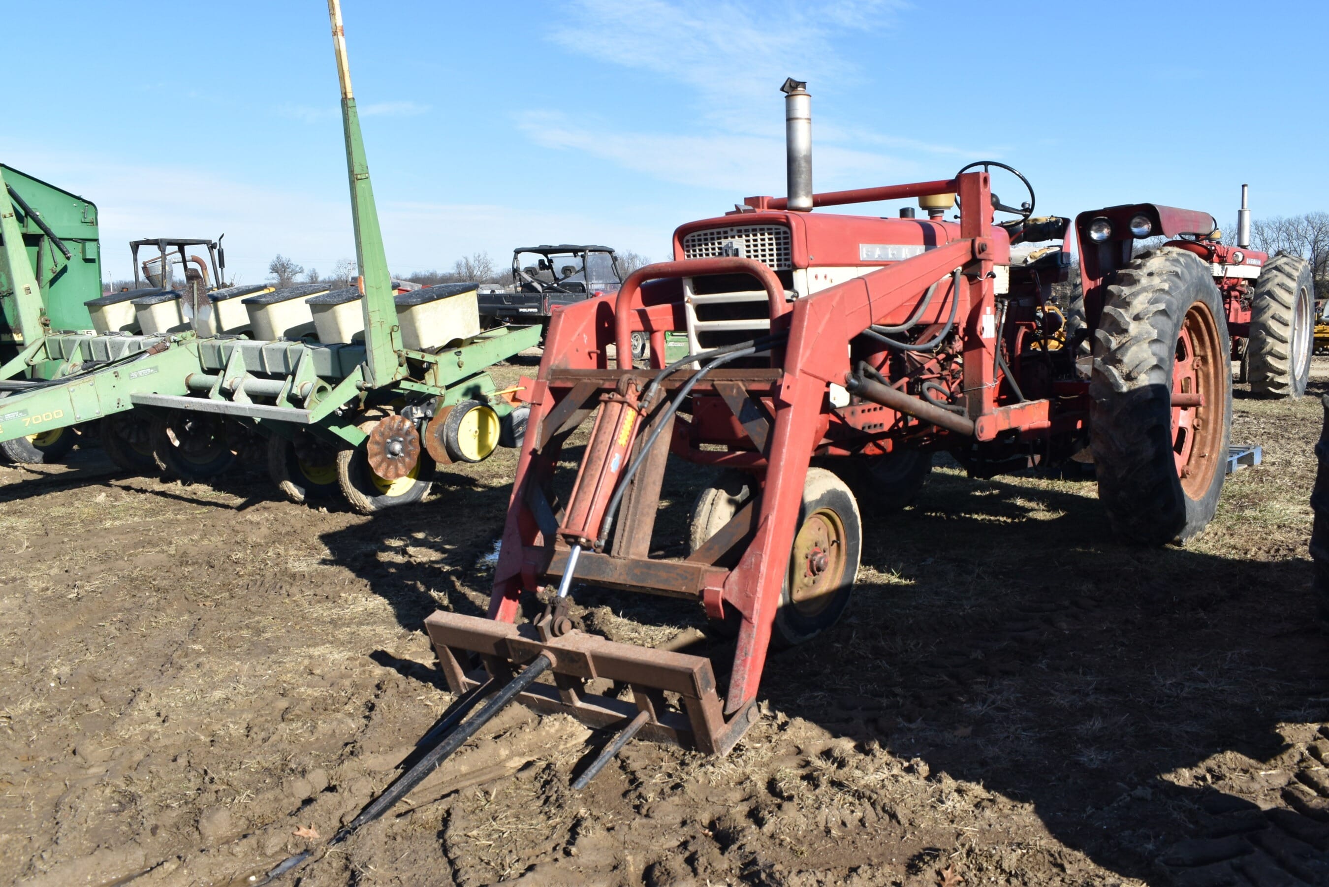 International Harvester 460 Equipment Image0