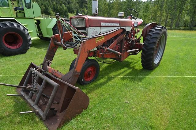 Image of Farmall 460 equipment image 3