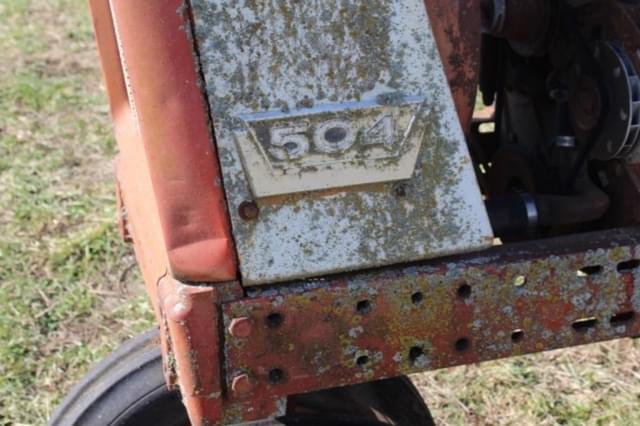 Image of Farmall 504 equipment image 4