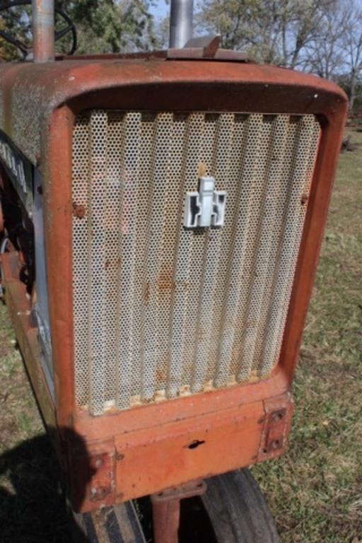 Image of Farmall 504 equipment image 3