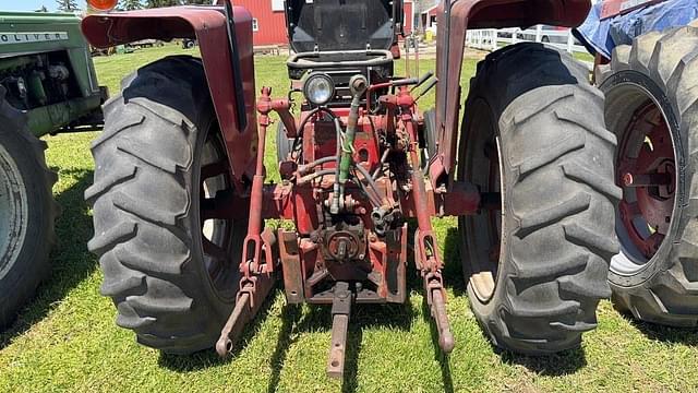 Image of International Harvester 656 equipment image 4