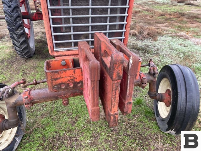 Image of International Harvester 656 equipment image 4