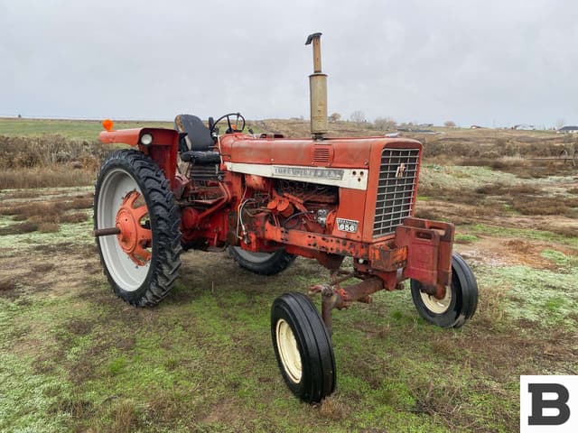 Image of International Harvester 656 equipment image 3