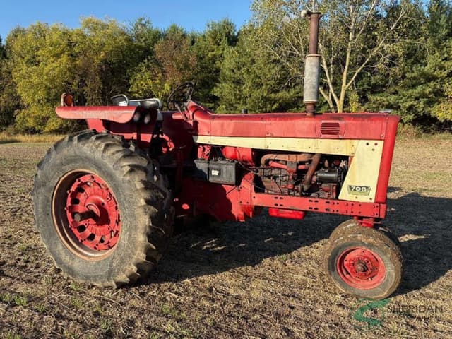 Image of International Harvester 706 equipment image 3