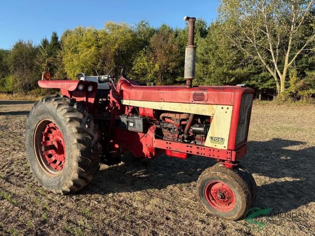 Image of International Harvester 706 equipment image 2